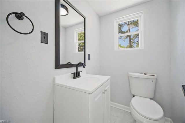 218 Castlewood RD, Portsmouth, VA 23702