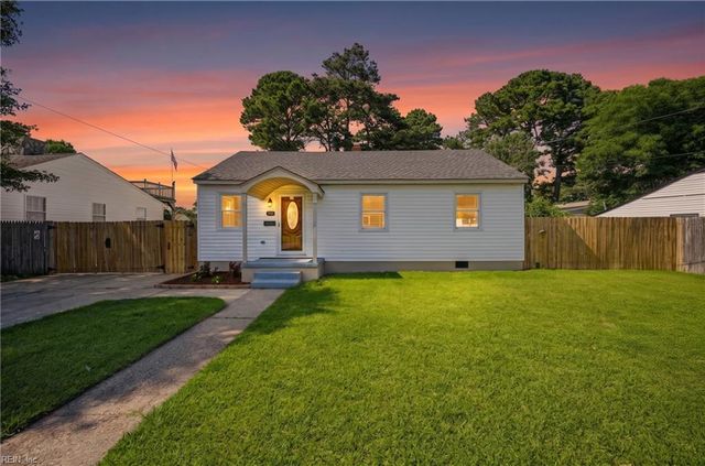 218 Castlewood RD, Portsmouth, VA 23702