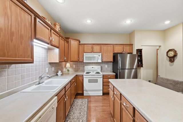2641 Boulder Way, Burnsville, MN 55337
