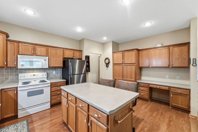2641 Boulder Way, Burnsville, MN 55337