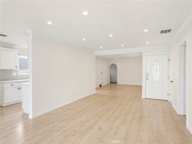 13424 Dyer Street, Sylmar, CA 91342