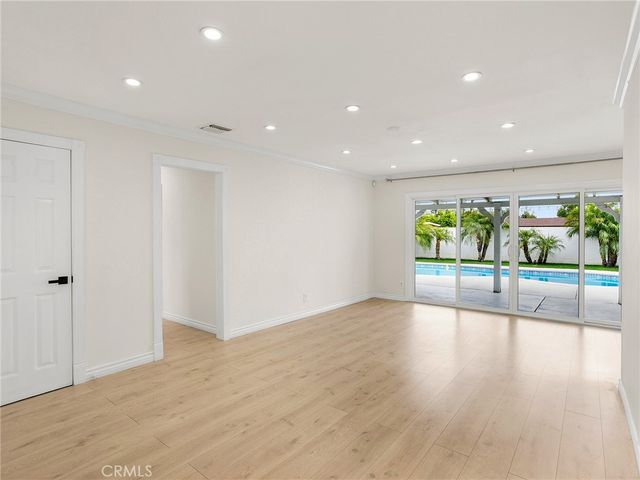 13424 Dyer Street, Sylmar, CA 91342