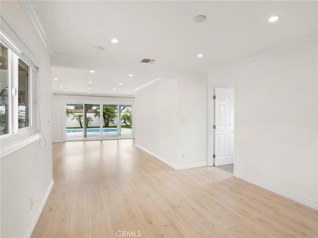 13424 Dyer Street, Sylmar, CA 91342