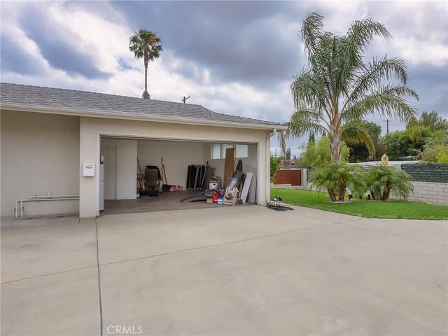 13424 Dyer Street, Sylmar, CA 91342