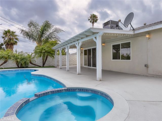 13424 Dyer Street, Sylmar, CA 91342