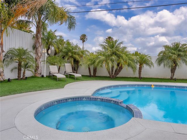 13424 Dyer Street, Sylmar, CA 91342