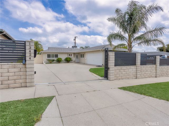 13424 Dyer Street, Sylmar, CA 91342