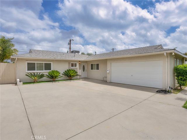 13424 Dyer Street, Sylmar, CA 91342