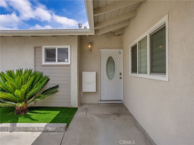 13424 Dyer Street, Sylmar, CA 91342