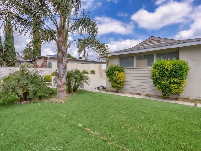 13424 Dyer Street, Sylmar, CA 91342
