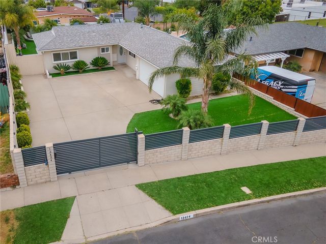 13424 Dyer Street, Sylmar, CA 91342