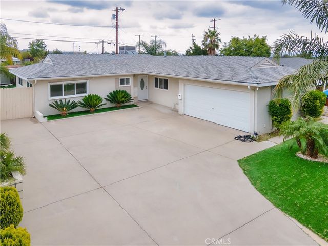 13424 Dyer Street, Sylmar, CA 91342