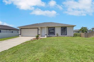 325 NE 30th TER, Cape Coral, FL 33909