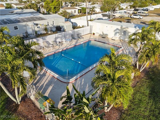 455 Cape Florida WAY, Naples, FL 34104