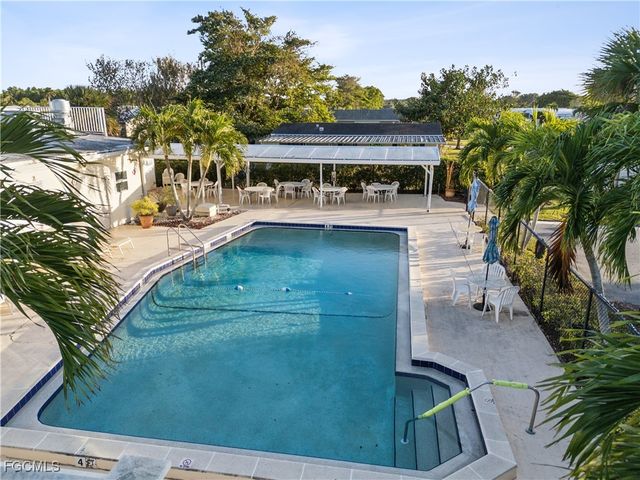 455 Cape Florida WAY, Naples, FL 34104