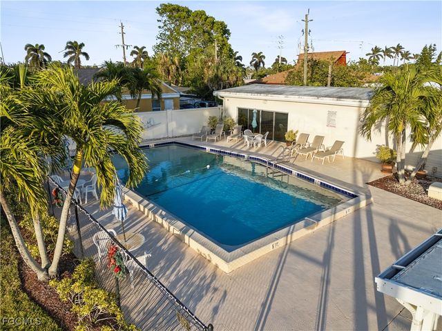 455 Cape Florida WAY, Naples, FL 34104