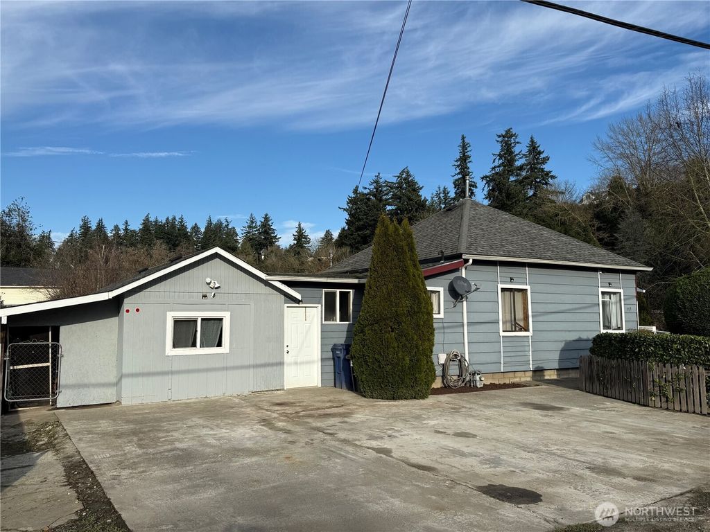 319 E Section Street, Mount Vernon, WA 98273