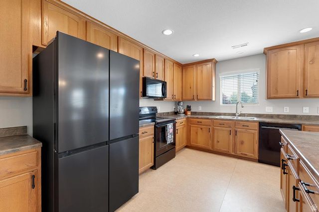 591 S OLIVE PL, Lehi, UT 84043