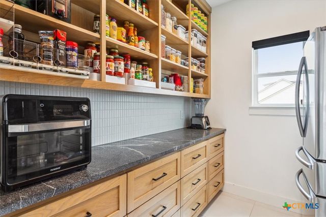 209 Glenview Circle, Belton, TX 76513