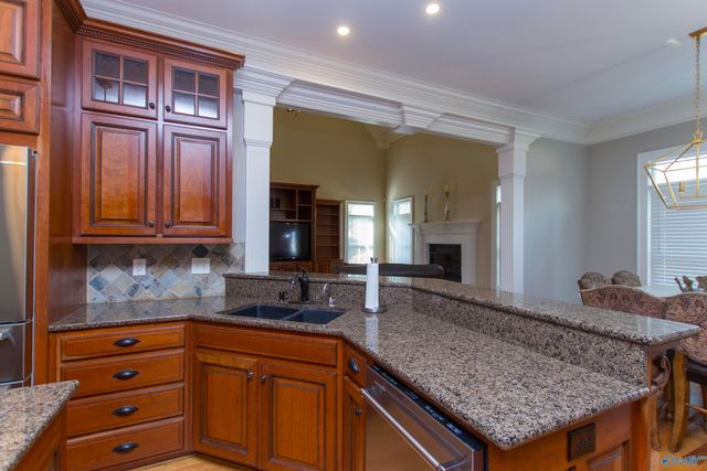 3107 Brook Park Drive, Owens Cross Roads, AL 35763
