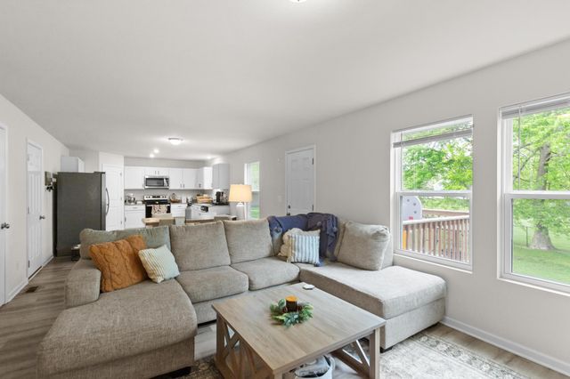 810 Springview Drive, Pleasantville, IA 50225