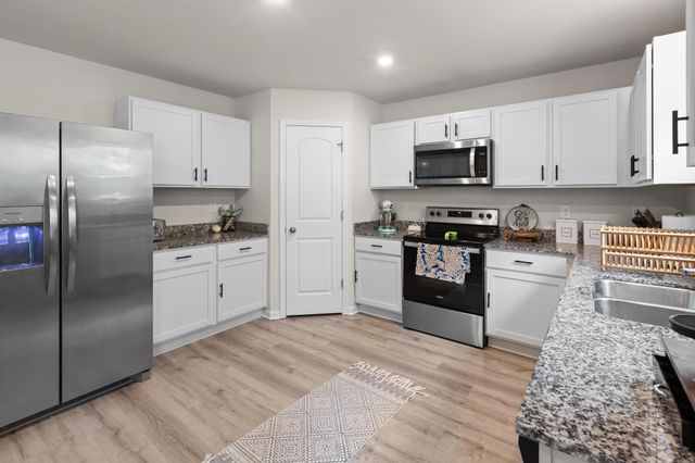 810 Springview Drive, Pleasantville, IA 50225