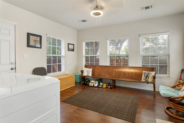 1605 Virginia Place, Fort Worth, TX 76107
