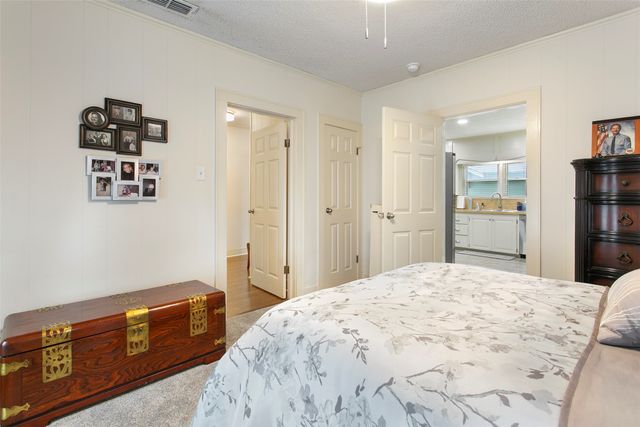 1605 Virginia Place, Fort Worth, TX 76107