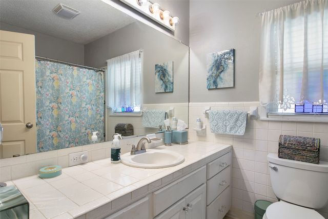 1605 Virginia Place, Fort Worth, TX 76107
