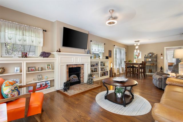 1605 Virginia Place, Fort Worth, TX 76107