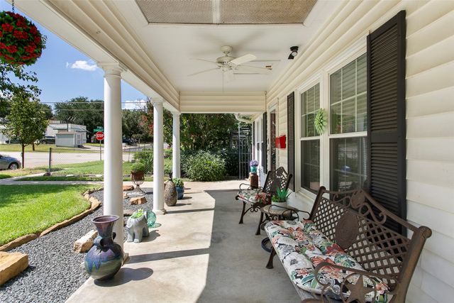1605 Virginia Place, Fort Worth, TX 76107