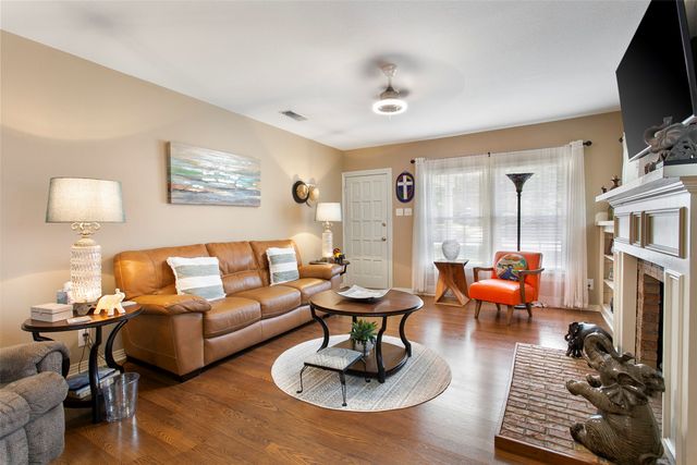 1605 Virginia Place, Fort Worth, TX 76107