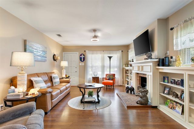 1605 Virginia Place, Fort Worth, TX 76107
