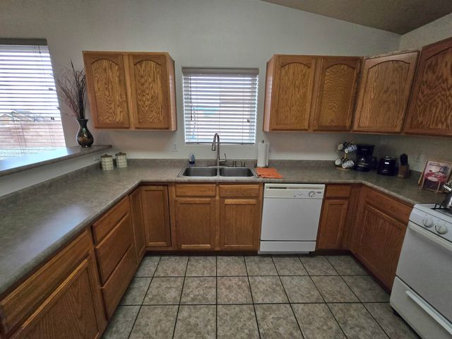 2185 Deer Trail Loop NE, Albuquerque, NM 87124