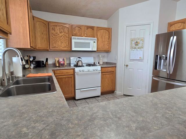 2185 Deer Trail Loop NE, Albuquerque, NM 87124