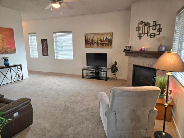 2185 Deer Trail Loop NE, Albuquerque, NM 87124