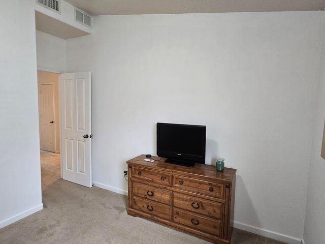 2185 Deer Trail Loop NE, Albuquerque, NM 87124