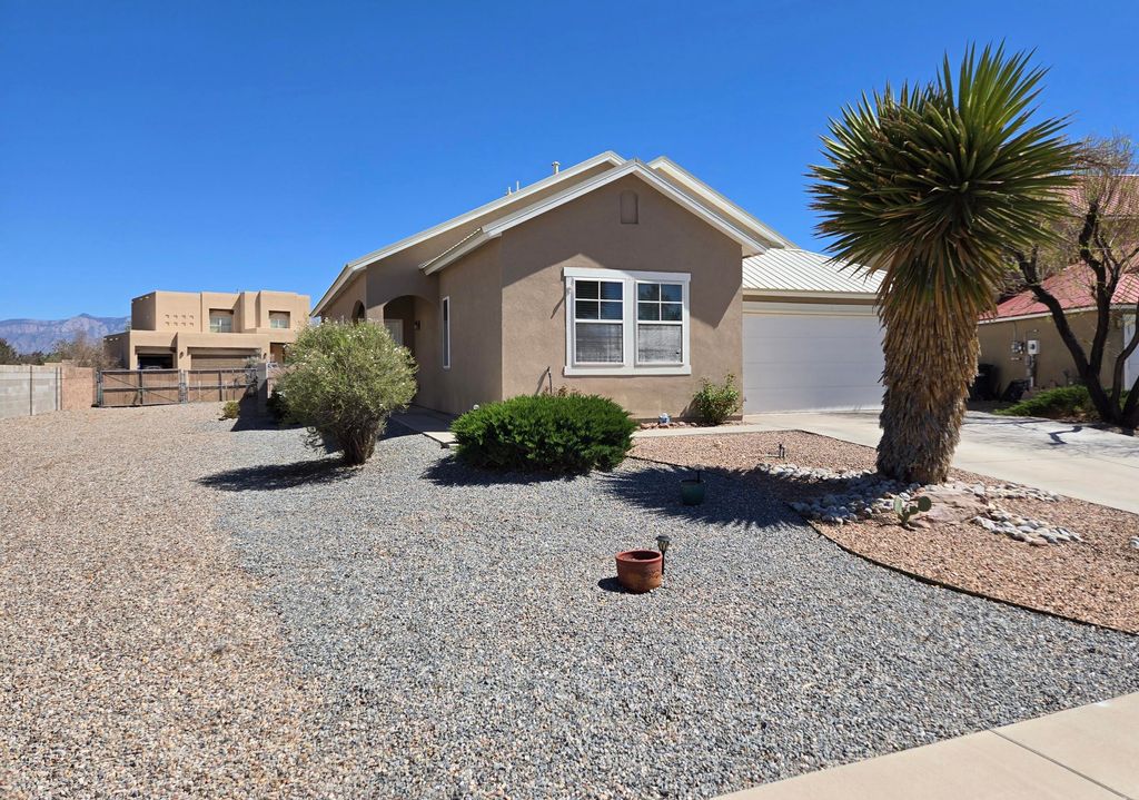 2185 Deer Trail Loop NE, Albuquerque, NM 87124