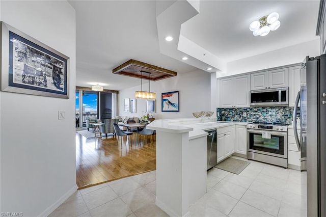 400 Flagship DR 705, Naples, FL 34108