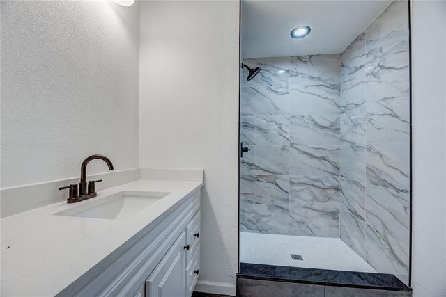 2452 STONE GLEN Drive, El Reno, OK 73036