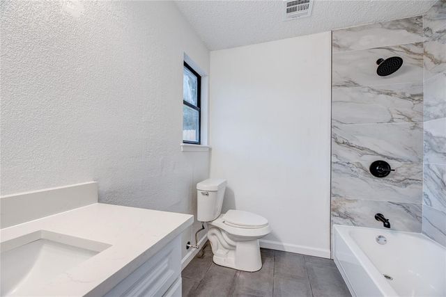 2452 STONE GLEN Drive, El Reno, OK 73036