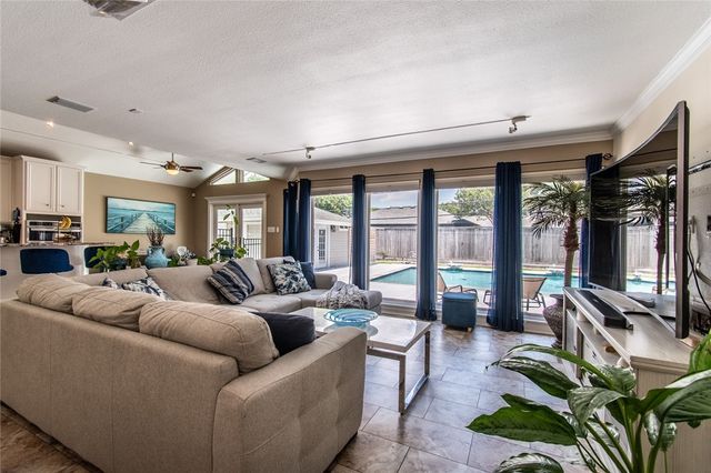 322 Williamson Pl, Corpus Christi, TX 78411