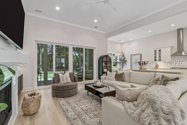 6 Meridian Point Dr, Bluffton, SC 29910
