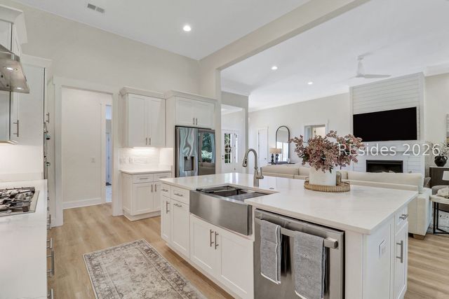 6 Meridian Point Dr, Bluffton, SC 29910