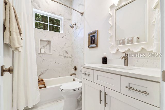 6 Meridian Point Dr, Bluffton, SC 29910