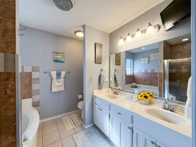 6507 Country Creek Drive, Arlington, TX 76001