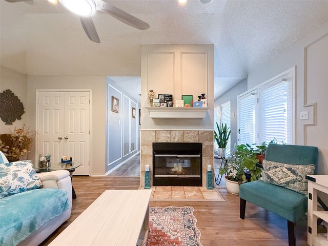 6507 Country Creek Drive, Arlington, TX 76001