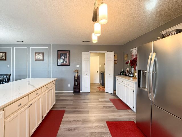 6507 Country Creek Drive, Arlington, TX 76001