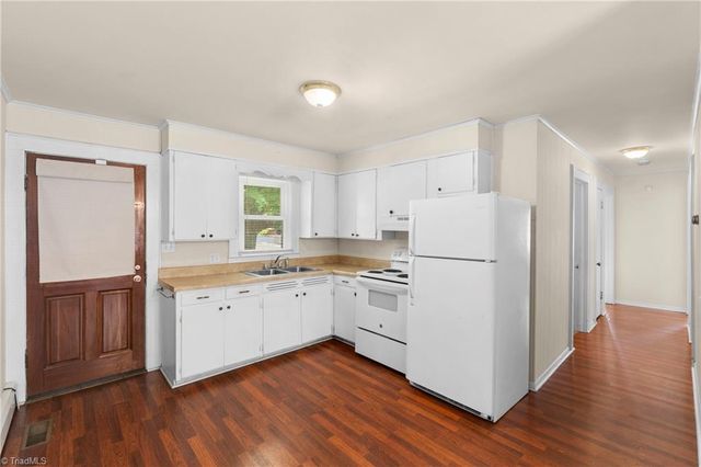919 Alice Drive, Thomasville, NC 27360