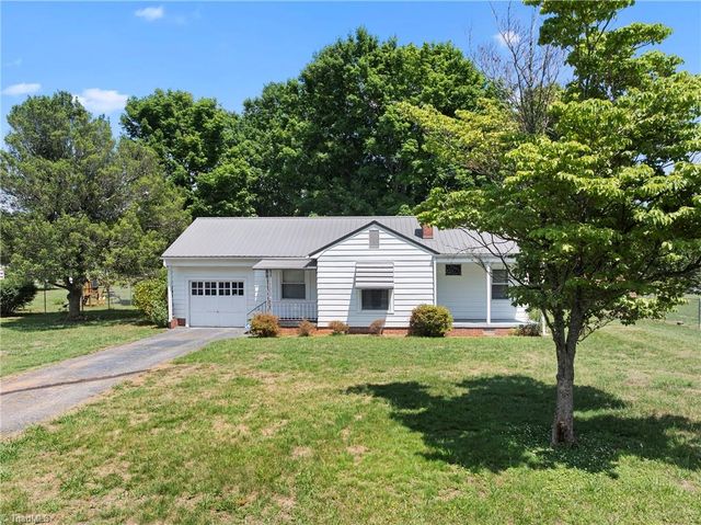 919 Alice Drive, Thomasville, NC 27360